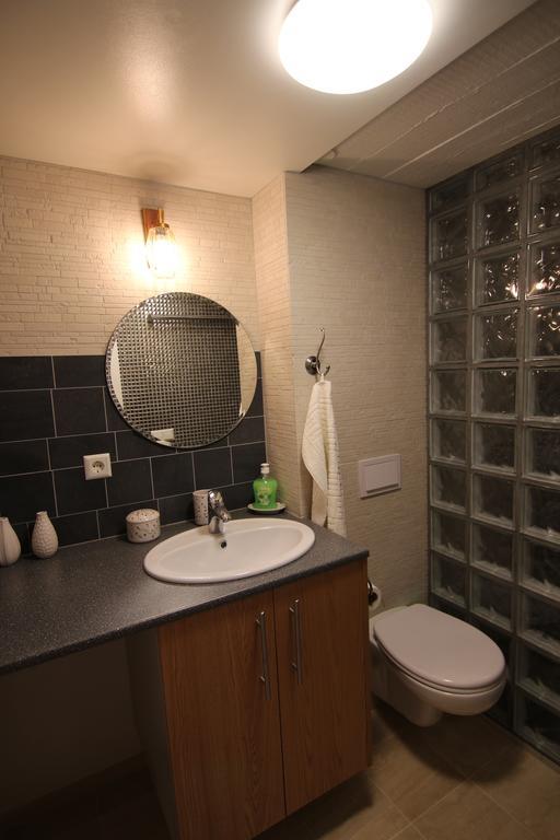 Solheimar Studio Apartment Isafjordur Room photo
