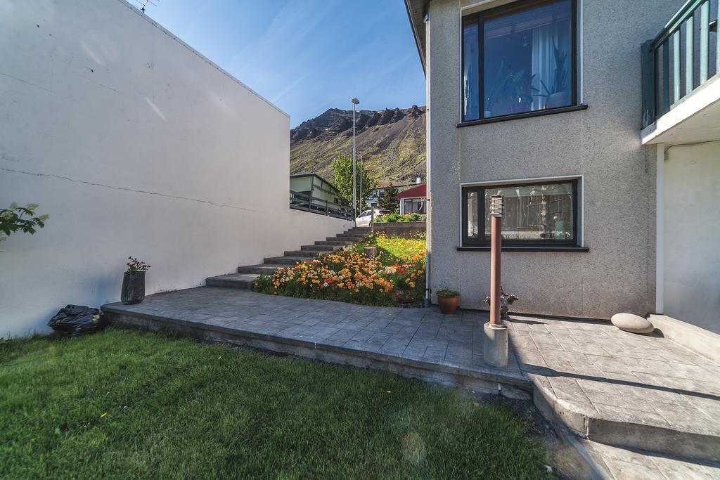 Solheimar Studio Apartment Isafjordur Exterior photo